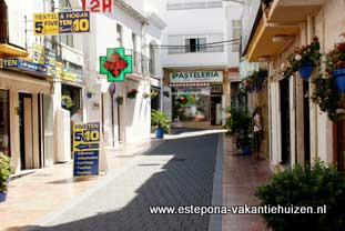 centrum Estepona, Calle Caridad